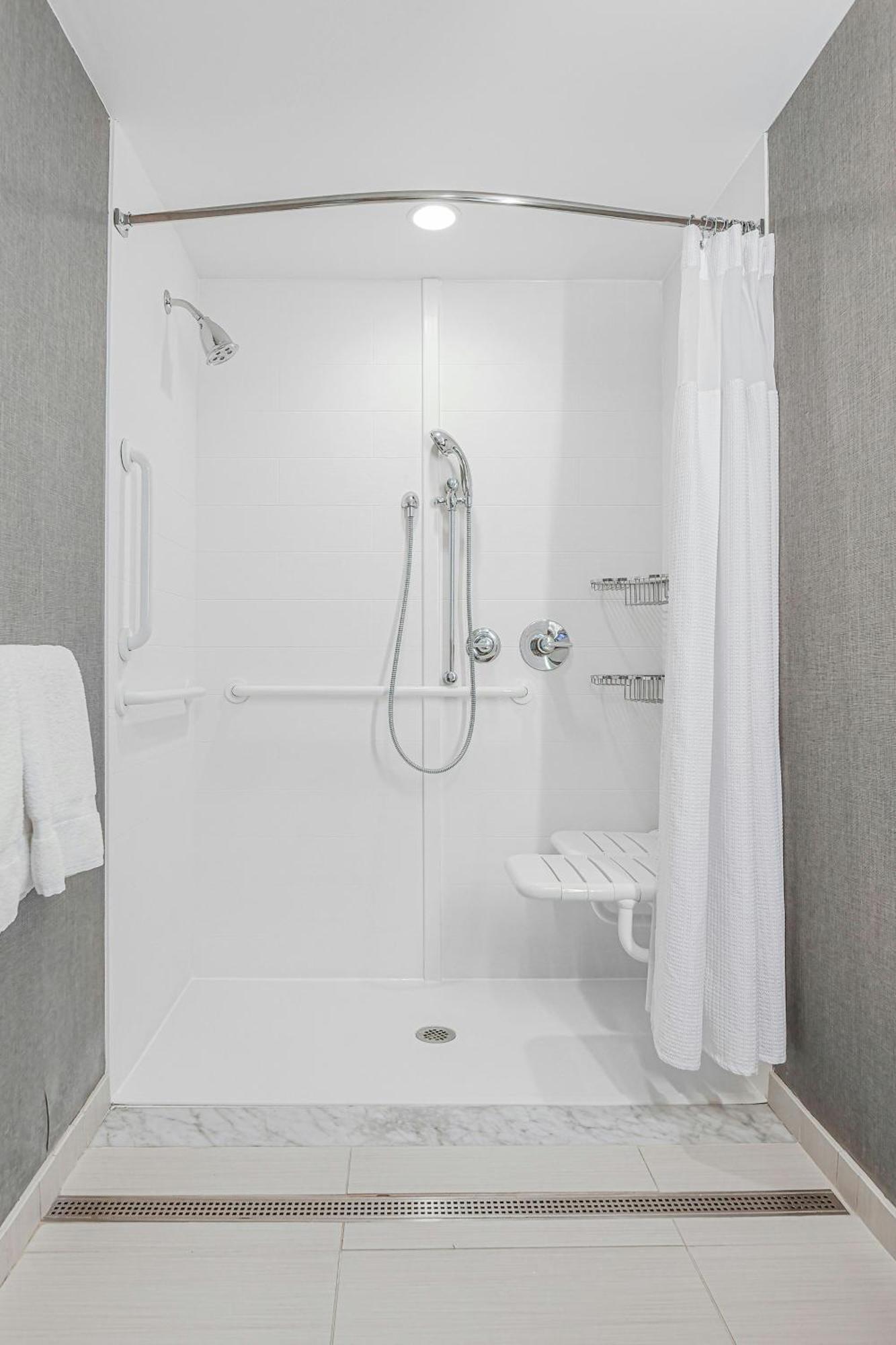 Springhill Suites By Marriott Fishkill Exterior photo