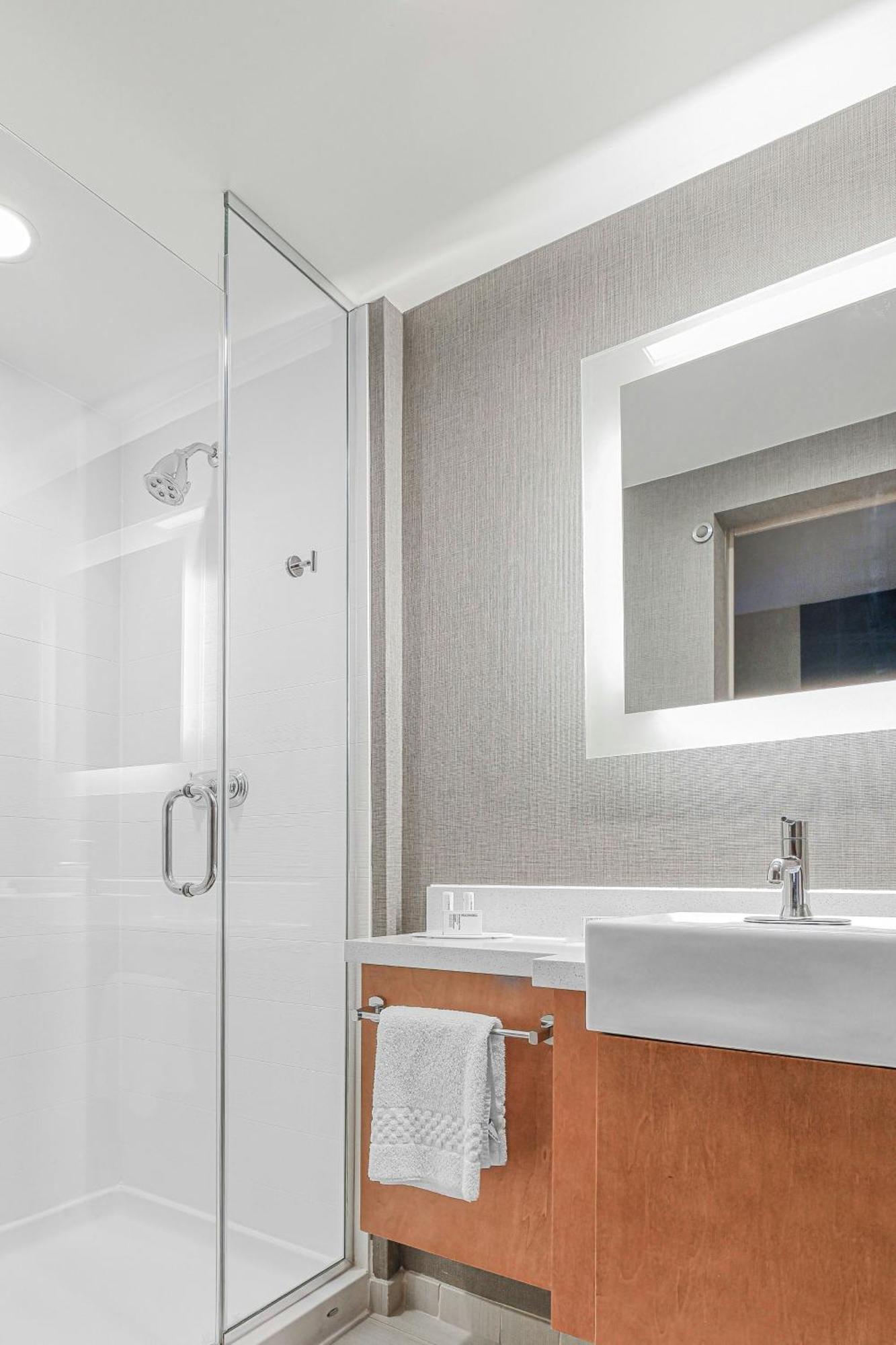 Springhill Suites By Marriott Fishkill Exterior photo
